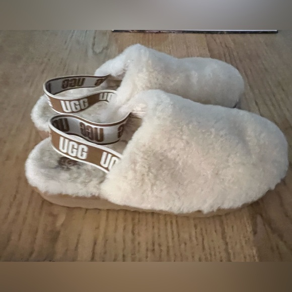 ugg slippers - very good used condition - size 6 - Picture 4 of 6
